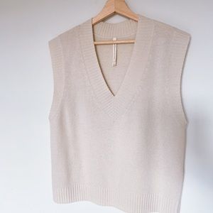 Aritzia The Group Babaton Sweater Vest